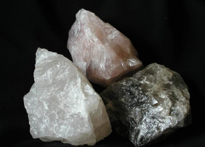 1-kvarcit-kamen-dlya-bani-svojstva-kotorogo-izvestny-vsem-3