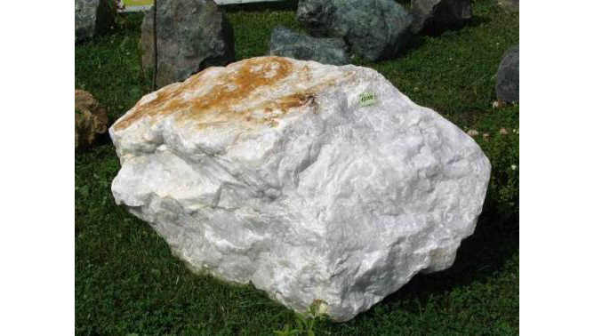 1-kvarcit-kamen-dlya-bani-svojstva-kotorogo-izvestny-vsem-6